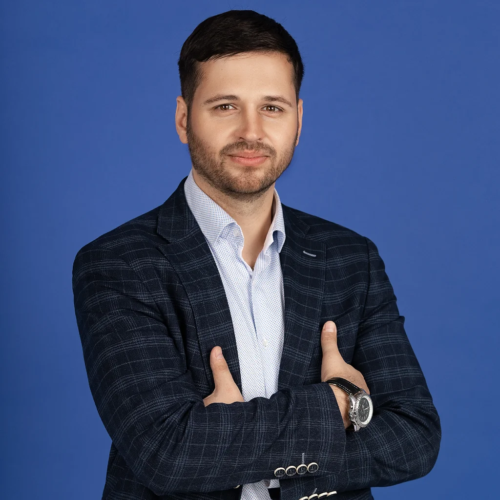 Иванов Петр Олегович