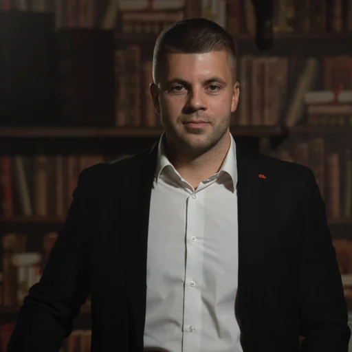 Макаров Артём Анатольевич